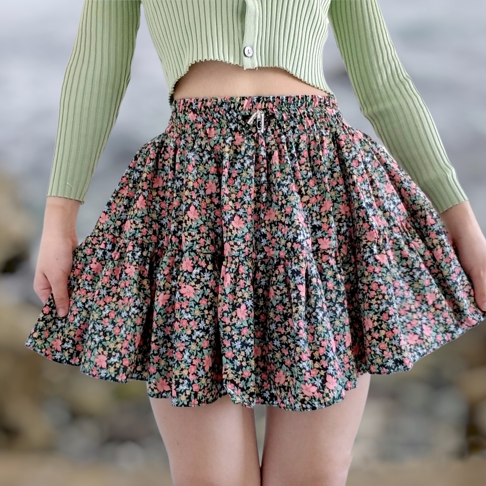 Liphop ditzy floral print tiered mini skirt